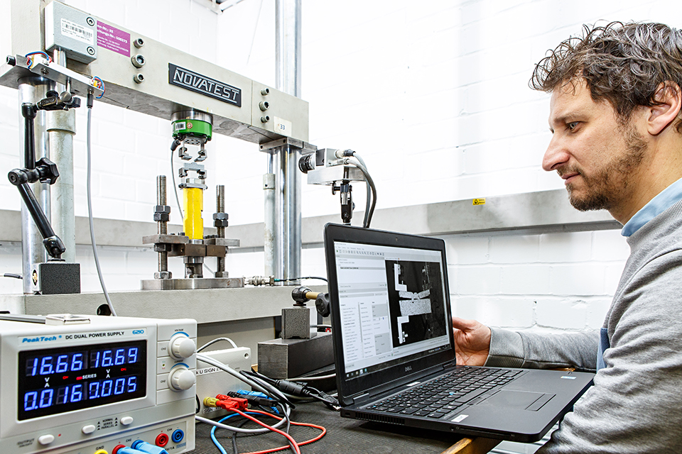 FOLAMI Experimentelle Schwingfestigkeitsanalyse Schwingfestigkeitsanalyse Stahl-Aluminium-Schweißnähte