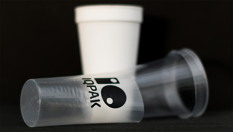 Demontiertes IQPAK-System. Kreislauffähige Multi-Layer-Verpackung