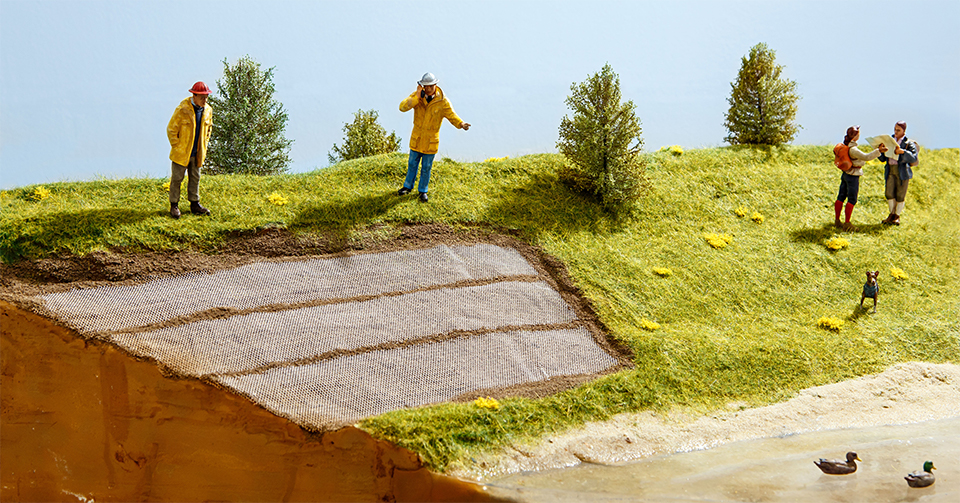 Zirk-Tex - Biobasierte Kunststoffe zur Sicherung von Flussauen Zir-Tex nachhaltige Geokunststoffe und Dachbahnen, Uferbesfestigung