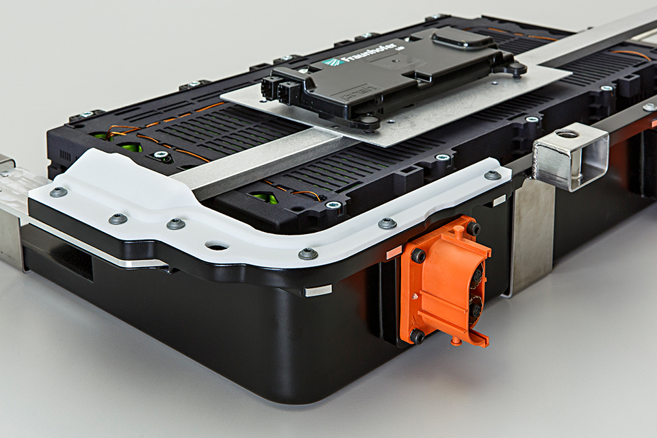 Batterigehäuse aus Kunststoffrezyklat /Battery housing made from recycled plastic